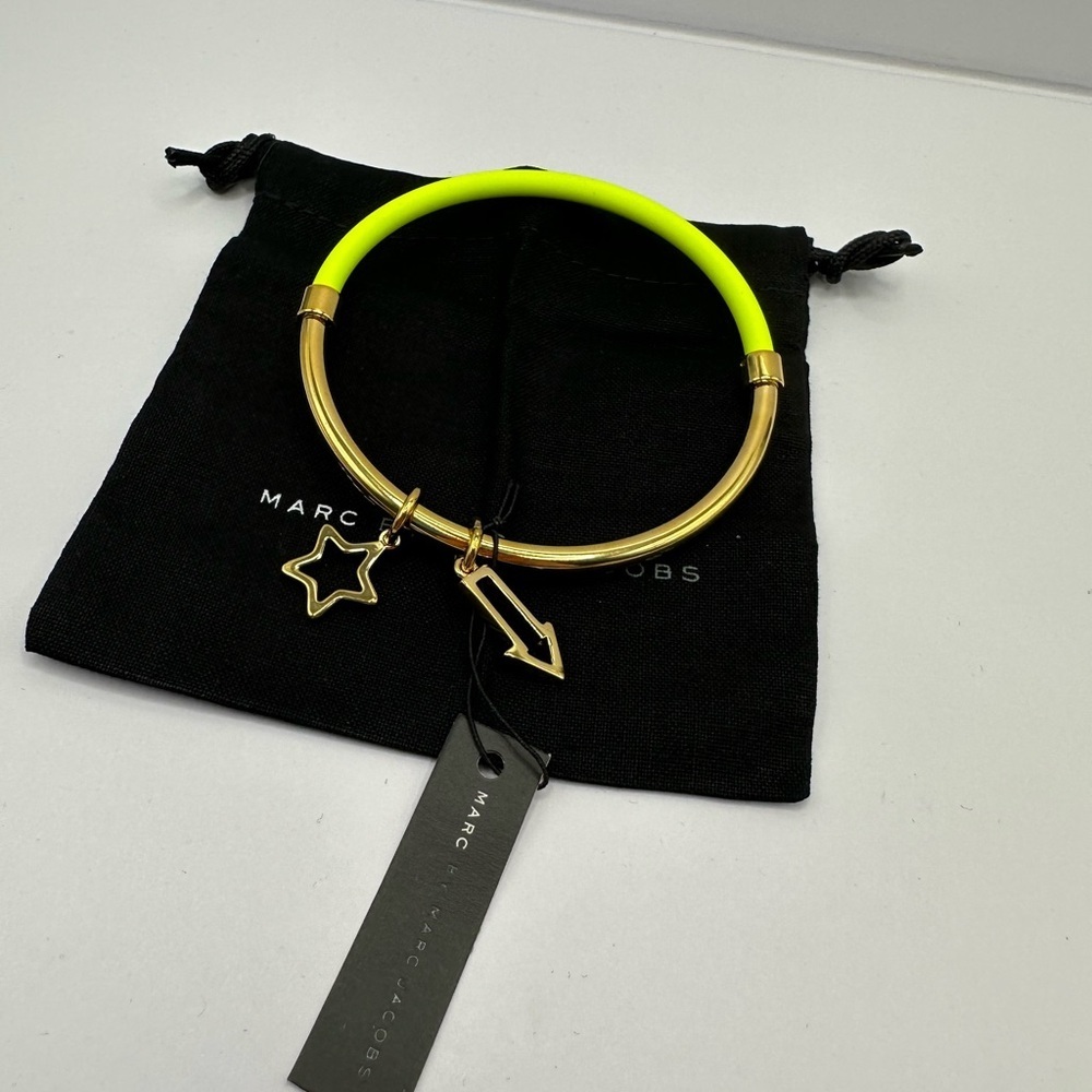 Marc Jacobs Rare Gold Neon Bangle Bracelet w/ Charms + Dust Bag $68 Retail - Picture 6 of 7